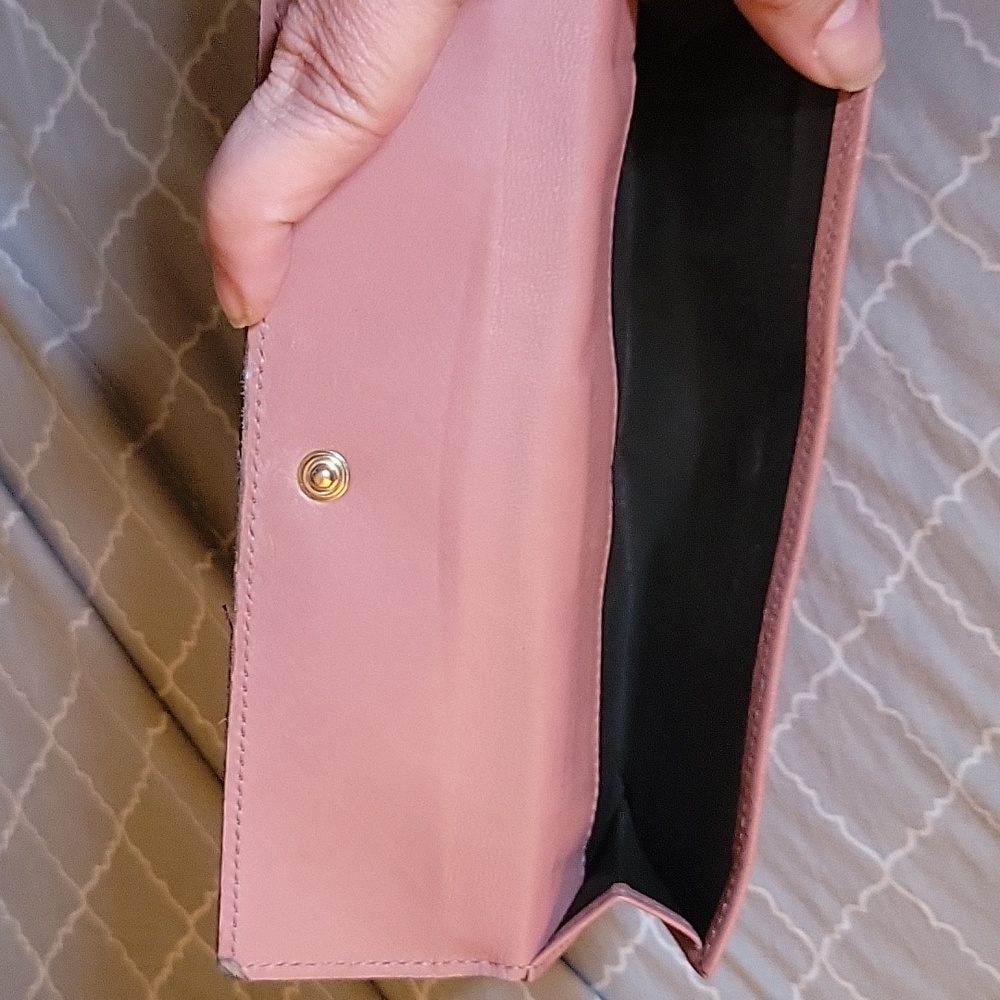 Gucci GG Guccissima Continental Wallet - Picture 4 of 16